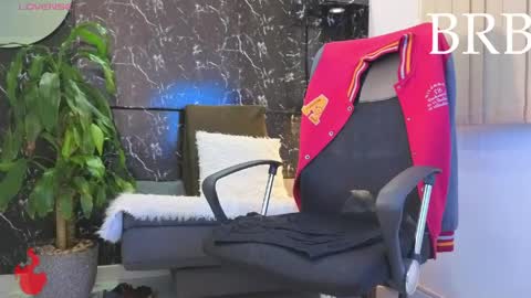D Y L A N online show from 05-16-26, 06:54