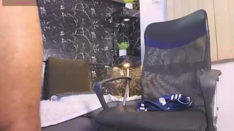 D Y L A N online show from 06-18-26, 09:14