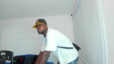 Snapshot of dylantaylor_1 chatting on 02-08-25, 10:18 Dylan Taylor online show from 02-08-25, 10:18