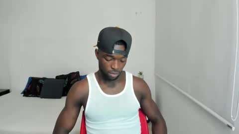 Snapshot of dylantaylor_1 chatting on 02-14-25, 04:04 Dylan Taylor online show from 02-14-25, 04:04
