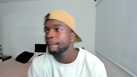 Snapshot of dylantaylor_1 chatting on 03-02-25, 03:45 Dylan Taylor online show from 03-02-25, 03:45