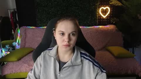Snapshot of dyna_bae chatting on 09-14-25, 01:49 Dyna online show from 09-14-25, 01:49