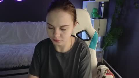 Snapshot of dyna_bae chatting on 09-15-25, 01:49 Dyna online show from 09-15-25, 01:49