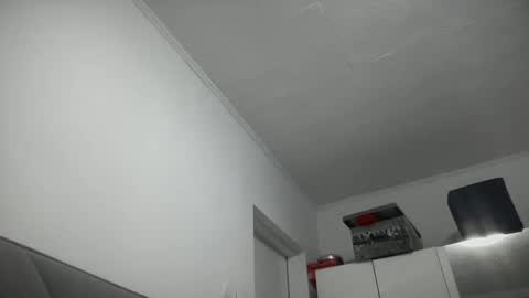 Snapshot of dzigi998 chatting on 10-17-25, 05:26 dzigi998 online show from 10-17-25, 05:26