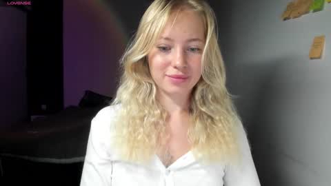 Snapshot of e___lisa chatting on 12-11-24, 03:13 fansly - yourbestbaby online show from 12-11-24, 03:13