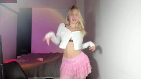 Snapshot of e___lisa chatting on 12-26-24, 05:26 fansly - yourbestbaby online show from 12-26-24, 05:26