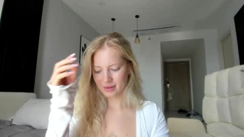 Snapshot of e___lisa chatting on 01-30-25, 05:09 fansly - yourbestbaby online show from 01-30-25, 05:09