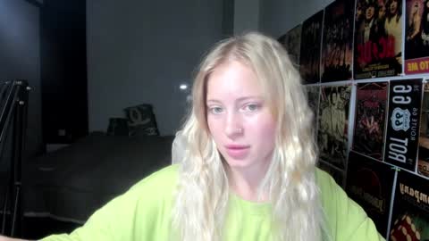 Snapshot of e___lisa chatting on 02-03-25, 05:07 fansly - yourbestbaby online show from 02-03-25, 05:07