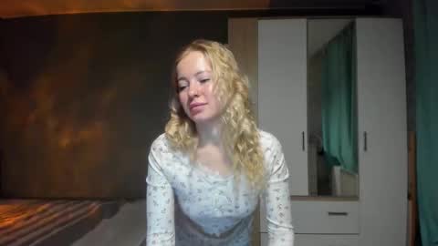 Snapshot of e___lisa chatting on 01-06-26, 03:43 fansly - yourbestbaby online show from 01-06-26, 03:43