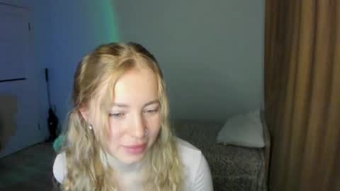 Snapshot of e___lisa chatting on 02-13-26, 04:19 fansly - yourbestbaby online show from 02-13-26, 04:19