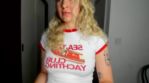 Snapshot of e___lisa chatting on 07-02-26, 02:33 fansly - yourbestbaby online show from 07-02-26, 02:33