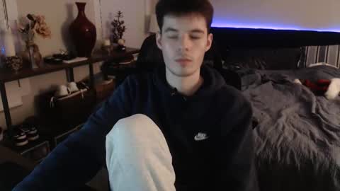 Alex online show from 12-02-25, 01:33