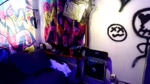 Snapshot of eandj8786 chatting on 12-08-24, 01:36 Kryztal Klear Jaxx online show from 12-08-24, 01:36