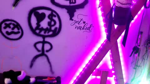 Snapshot of eandj8786 chatting on 12-24-24, 03:05 Kryztal Klear Jaxx online show from 12-24-24, 03:05