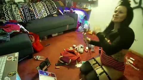 Snapshot of eandj8786 chatting on 01-06-25, 05:52 Kryztal Klear Jaxx online show from 01-06-25, 05:52