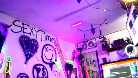 Snapshot of eandj8786 chatting on 02-27-25, 05:47 Kryztal Klear Jaxx online show from 02-27-25, 05:47