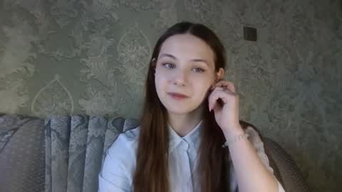 Snapshot of earlenegadsden chatting on 02-17-26, 01:29 Yuni online show from 02-17-26, 01:29