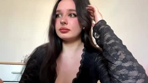 Snapshot of earleneohanley chatting on 04-08-26, 02:17 Maya online show from 04-08-26, 02:17