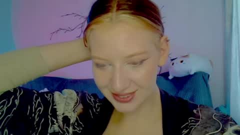Snapshot of earn_my_lily chatting on 04-14-26, 08:31 Lily online show from 04-14-26, 08:31
