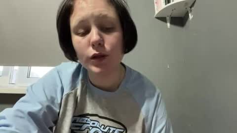 Snapshot of earthascritchfield chatting on 04-13-26, 04:01 Rina online show from 04-13-26, 04:01