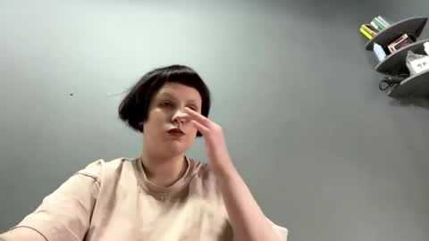 Snapshot of earthascritchfield chatting on 05-02-26, 02:00 Rina online show from 05-02-26, 02:00
