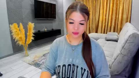 Snapshot of easternbeautyy chatting on 12-16-24, 07:00 easternbeautyy online show from 12-16-24, 07:00