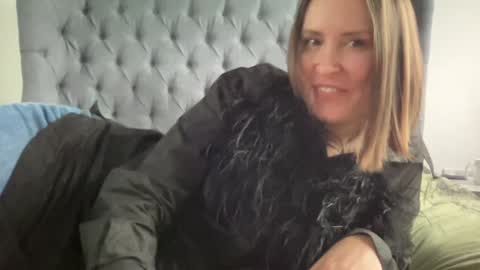 Snapshot of eatmypie69 chatting on 12-05-24, 12:55 Nadia Ferreira online show from 12-05-24, 12:55