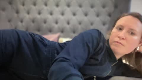 Snapshot of eatmypie69 chatting on 01-27-25, 01:41 Nadia Ferreira online show from 01-27-25, 01:41