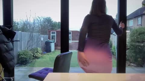 Snapshot of eatmypie69 chatting on 02-10-25, 01:44 Nadia Ferreira online show from 02-10-25, 01:44