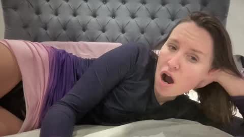 Snapshot of eatmypie69 chatting on 02-10-25, 08:10 Nadia Ferreira online show from 02-10-25, 08:10