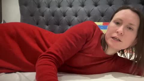 Snapshot of eatmypie69 chatting on 02-13-25, 06:16 Nadia Ferreira online show from 02-13-25, 06:16