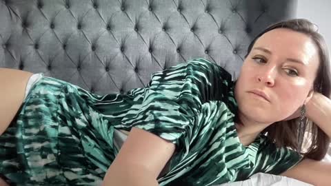 Snapshot of eatmypie69 chatting on 03-05-25, 10:00 Nadia Ferreira online show from 03-05-25, 10:00