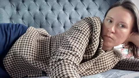 Snapshot of eatmypie69 chatting on 09-11-25, 09:20 Nadia Ferreira online show from 09-11-25, 09:20