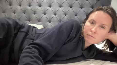 Snapshot of eatmypie69 chatting on 10-04-25, 06:50 Nadia Ferreira online show from 10-04-25, 06:50