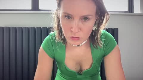 Snapshot of eatmypie69 chatting on 10-18-25, 10:05 Nadia Ferreira online show from 10-18-25, 10:05