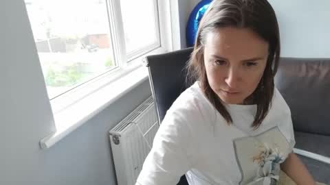 Snapshot of eatmypie69 chatting on 05-08-26, 09:36 Nadia Ferreira online show from 05-08-26, 09:36