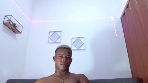 Snapshot of ebonny_stallion chatting on 12-28-24, 09:09 Chris Palaz online show from 12-28-24, 09:09