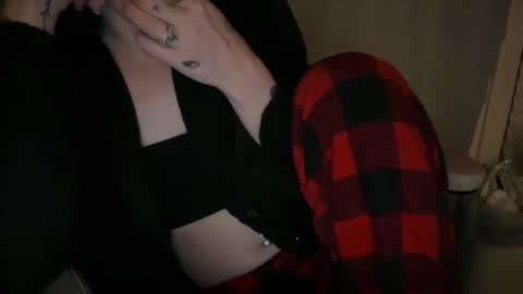 Snapshot of ebony8ivory chatting on 02-09-25, 04:36 americnbarbie online show from 02-09-25, 04:36