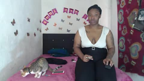 Snapshot of ebony_chayna chatting on 10-18-25, 07:03 chayna smith online show from 10-18-25, 07:03