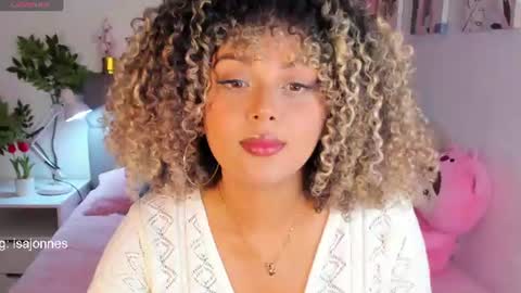 Snapshot of ebony_curly2 chatting on 06-22-26, 10:51 isa online show from 06-22-26, 10:51