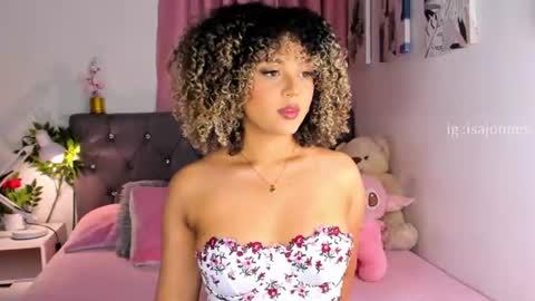 Snapshot of ebony_curly2 chatting on 07-30-26, 07:57 isa online show from 07-30-26, 07:57
