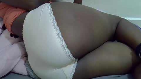 ebony_cuttey30 online show from 06-06-26, 06:34