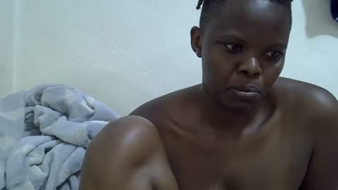 ebony_cuttey30 online show from 06-22-26, 03:47