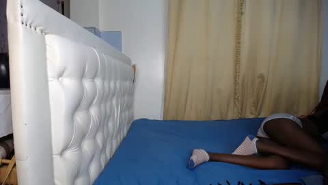 Snapshot of ebony_doll11 chatting on 02-25-26, 11:25 melons online show from 02-25-26, 11:25