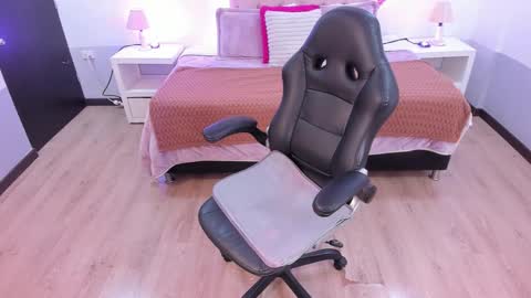 Snapshot of ebony_fantasy2 chatting on 09-26-25, 11:47 ebony_fantasy2 online show from 09-26-25, 11:47