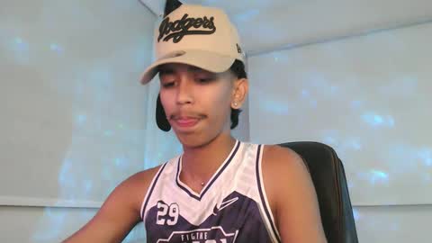 ebony_fuckboy online show from 11-20-25, 06:51