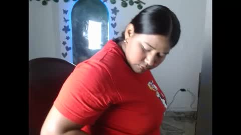Snapshot of ebony_luna1 chatting on 04-17-26, 01:25 ebony_luna1 online show from 04-17-26, 01:25