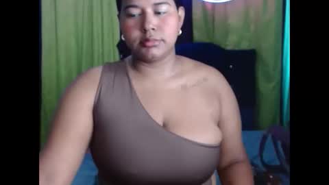 Snapshot of ebony_luna1 chatting on 05-08-26, 01:38 ebony_luna1 online show from 05-08-26, 01:38