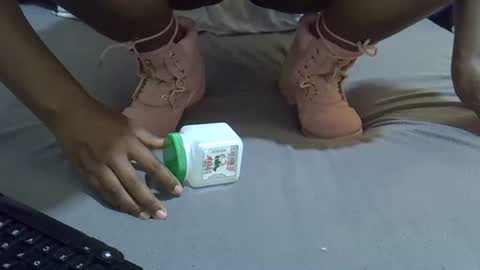 ebony_maria online show from 10-18-25, 08:04