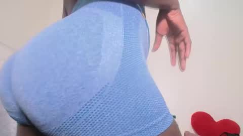 ebony_pearl69 online show from 10-14-25, 03:46